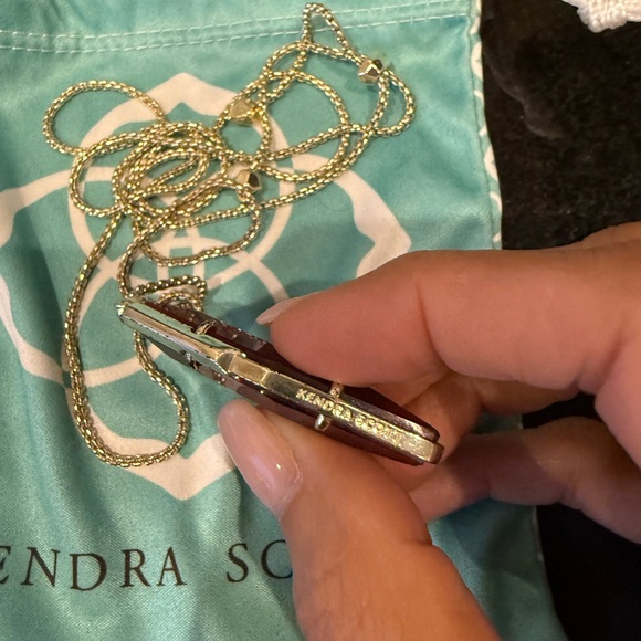 Kendra Scott gold color adjestible necklace - Picture 3 of 5